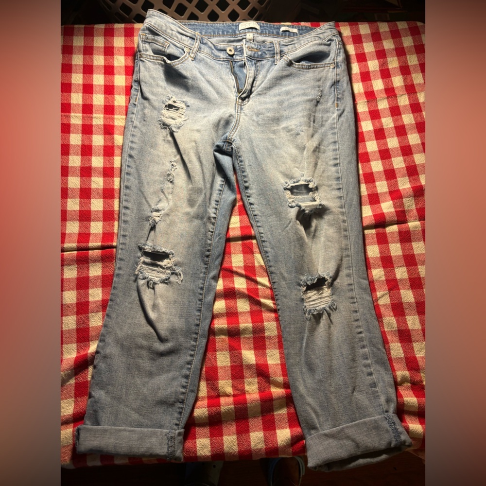 Women’s ripped jeans